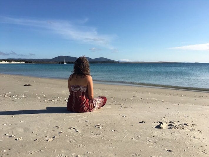 Digital nomad Sonia on the beach