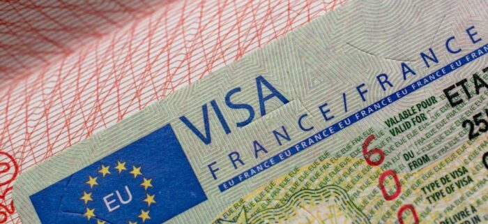French visa valid to immigrate to France in a passport.